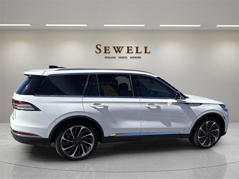 New 2025 Lincoln Aviator Reserve w/ Luxury Package image 6