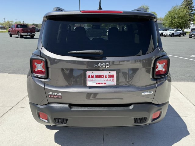 Used 2017 Jeep Renegade Latitude w/ Popular Equipment Group AWD/4WD image 8