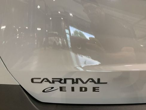 New 2027 Kia Carnival EX FWD image 17