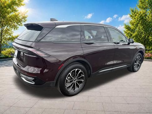 Certified 2024 Lincoln Nautilus Premier AWD/4WD image 8
