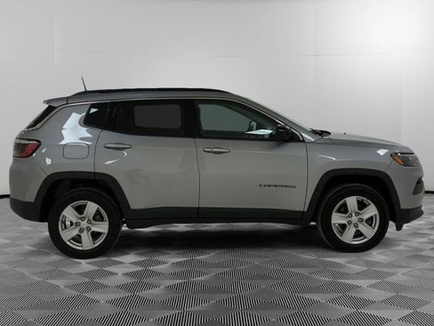 Used 2022 Jeep Compass Latitude w/ Convenience Group image 2