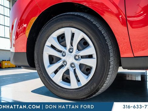 Used 2025 Kia Soul LX FWD image 37