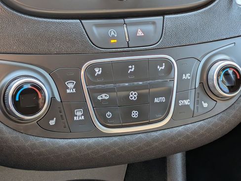 Used 2024 Chevrolet Malibu LT image 17