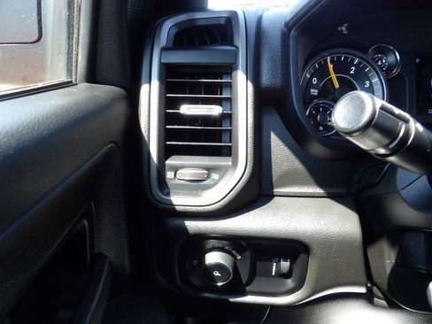 Used 2021 RAM 5500 Tradesman w/ Chrome Appearance Group image 19