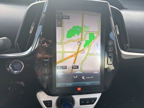 Used 2017 Toyota Prius Prime Advanced image 10