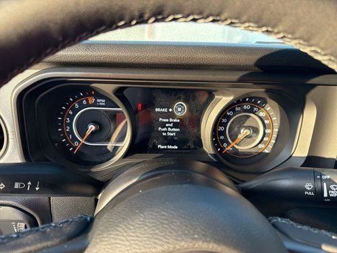 New 2026 Jeep Gladiator Willys AWD/4WD image 18