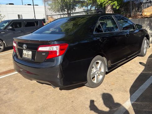 Used 2014 Toyota Camry SE FWD image 6