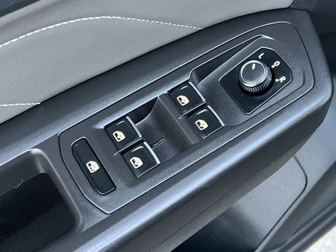 Used 2022 Volkswagen Atlas Cross Sport SE image 13