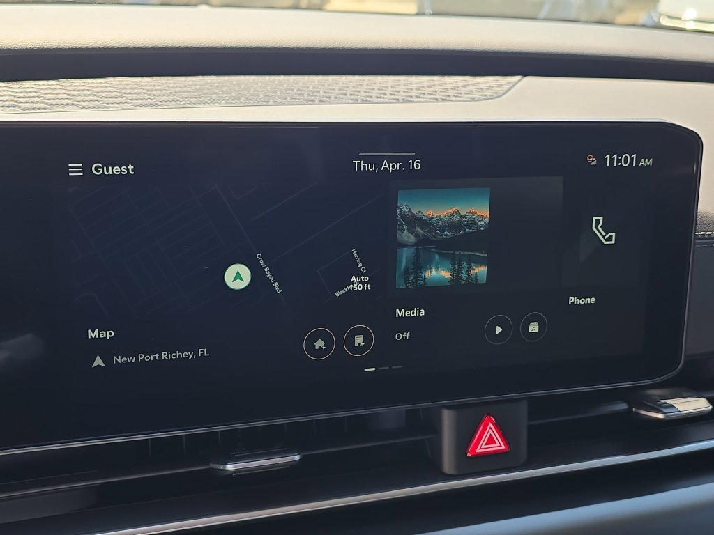 New 2026 Kia Carnival FWD image 23