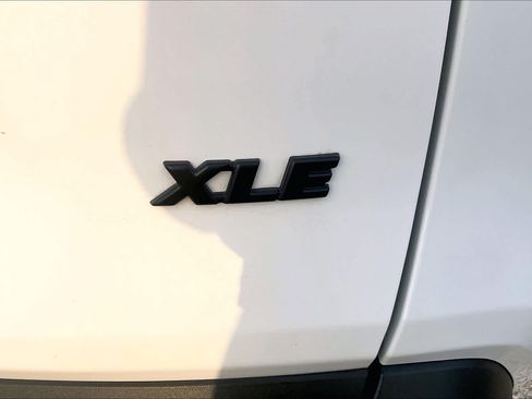 Used 2025 Toyota RAV4 XLE FWD image 10
