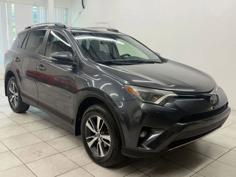 Used 2017 Toyota RAV4 XLE AWD/4WD image 1