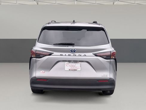 Used 2024 Toyota Sienna XLE image 6