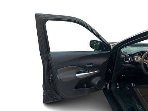 Used 2020 Nissan Kicks SV image 21