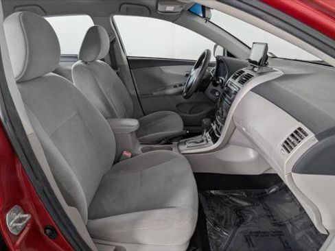 Used 2012 Toyota Corolla LE FWD image 18
