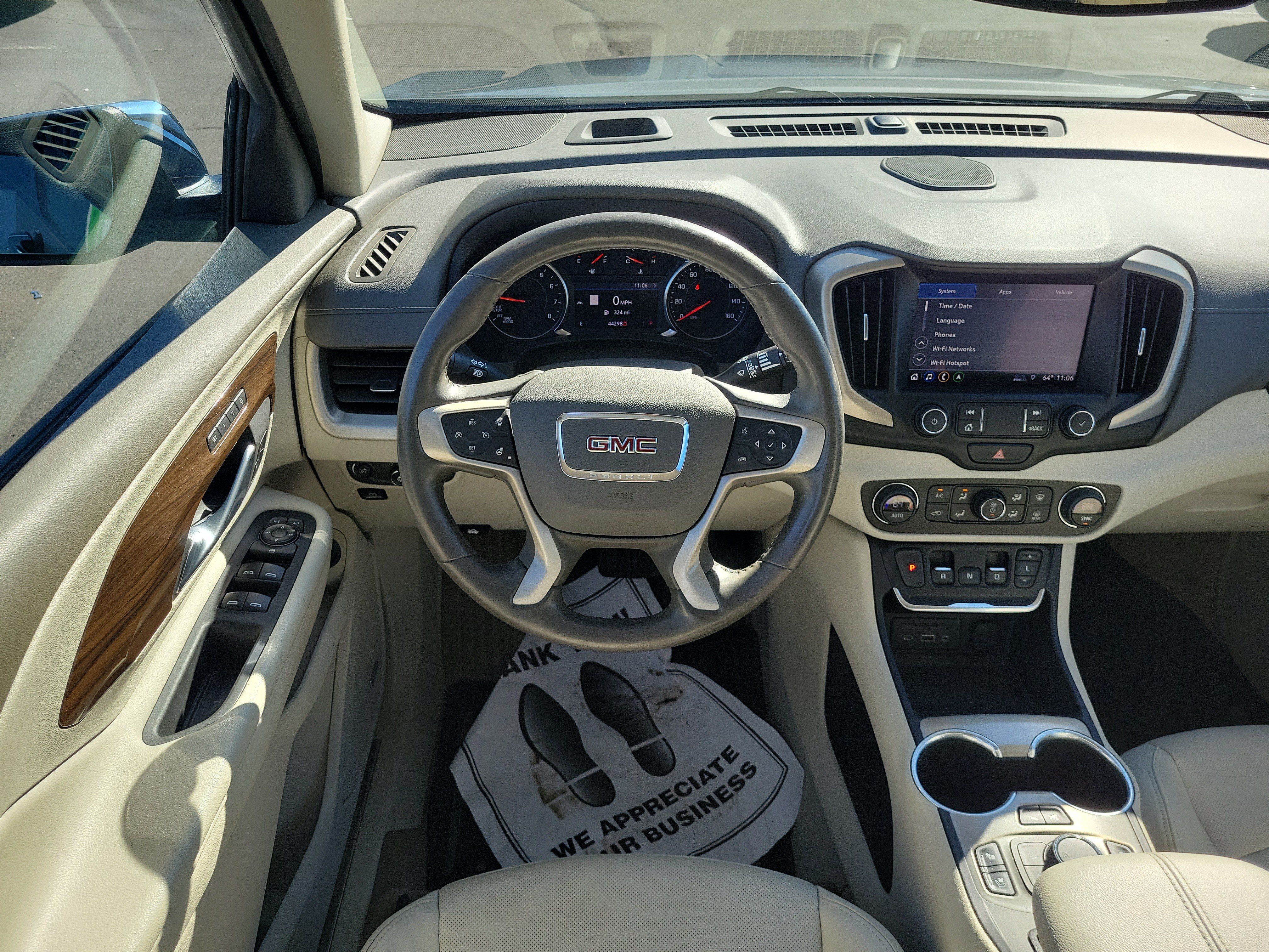 Used 2020 GMC Terrain Denali w/ Denali Premium Package FWD image 10