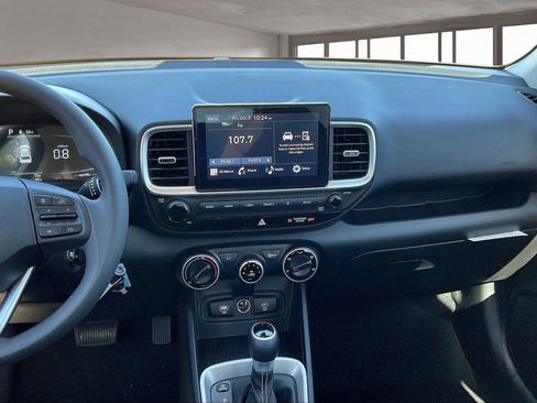 New 2025 Hyundai Venue SE image 6