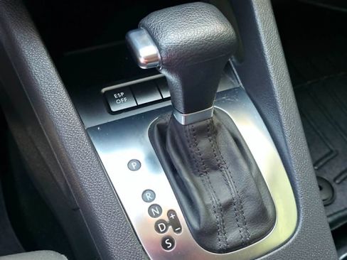 Used 2009 Volkswagen Rabbit S image 17