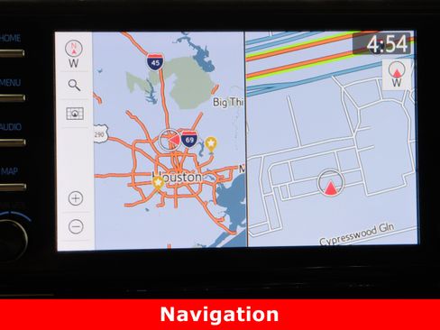 Used 2024 Toyota Sienna XLE Woodland Edition image 21