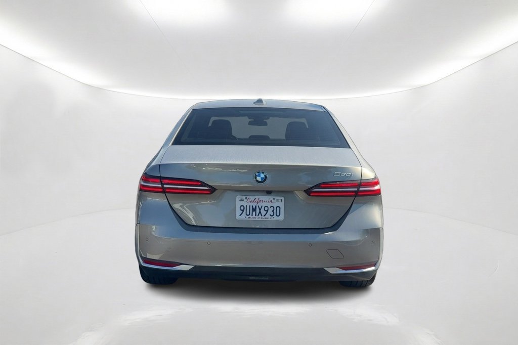 Used 2026 BMW 530i RWD image 7