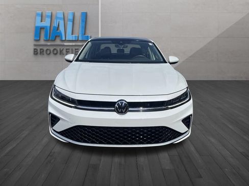 Used 2026 Volkswagen Jetta SE FWD image 8