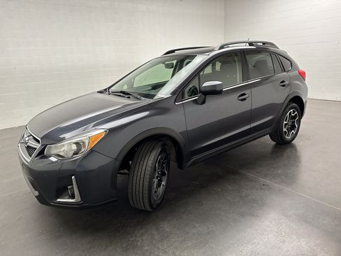 Used 2017 Subaru Crosstrek 2.0i Premium AWD/4WD image 4