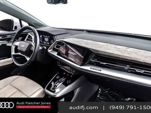 Used 2022 Audi Q4 e-tron Prestige image 17