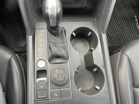 Used 2020 Volkswagen Atlas Cross Sport SE AWD/4WD image 14
