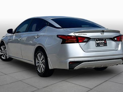Used 2023 Nissan Altima 2.5 S FWD image 12