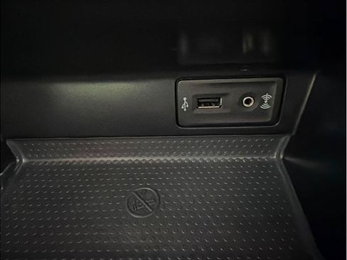 Used 2019 Volkswagen Beetle 2.0T SE FWD image 25