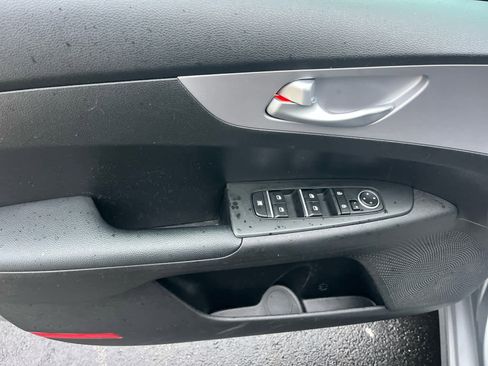 Used 2023 Kia Forte LXS image 18