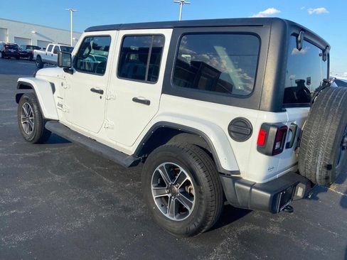 Used 2023 Jeep Wrangler Unlimited Sahara AWD/4WD image 5