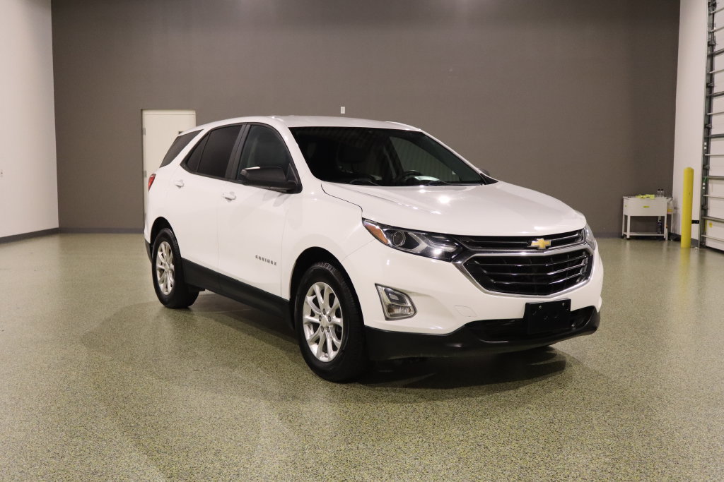 Used 2020 Chevrolet Equinox LS w/ LS Convenience Package FWD image 1