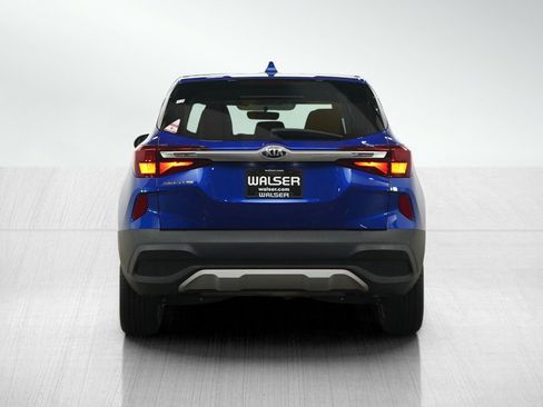 Used 2021 Kia Seltos LX AWD/4WD image 4