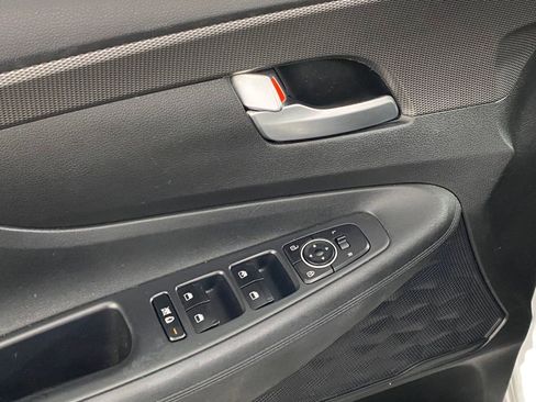 Used 2019 Hyundai Santa Fe SE image 23