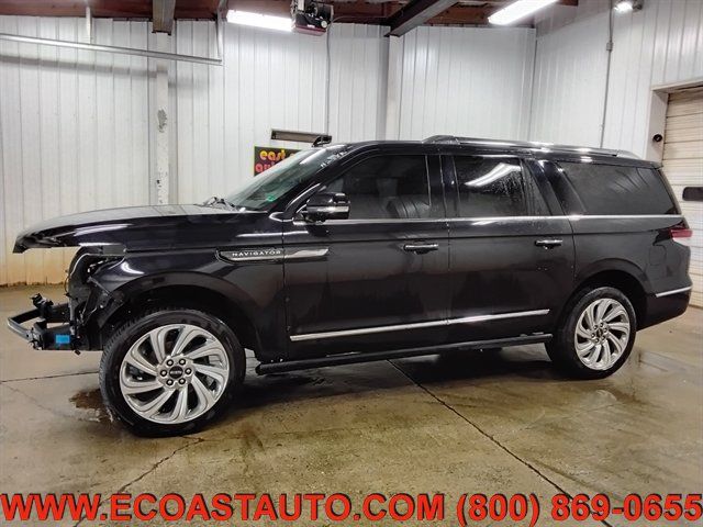 Used 2024 Lincoln Navigator L Reserve AWD/4WD image 5