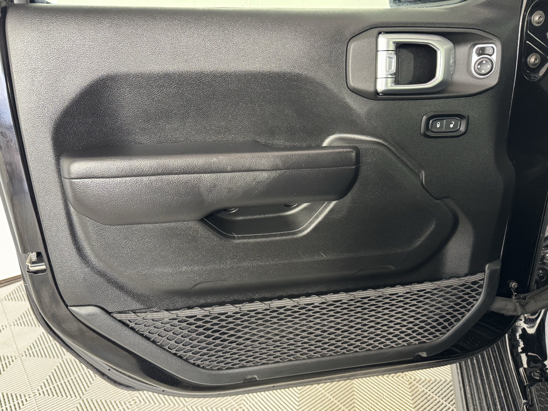 Used 2021 Jeep Wrangler Unlimited Sport AWD/4WD image 11