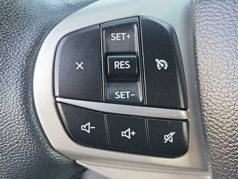Used 2023 Ford Explorer XLT AWD/4WD image 8
