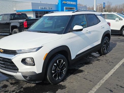 Used 2023 Chevrolet TrailBlazer LT w/ Convenience Package image 3