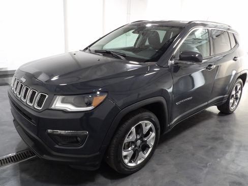 Used 2018 Jeep Compass Limited w/ Navigation Group FWD image 3