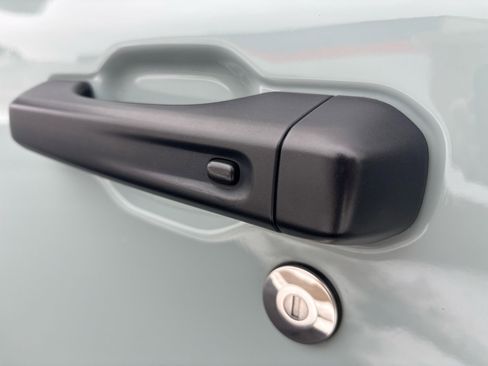 Used 2024 Jeep Wrangler Sahara image 31