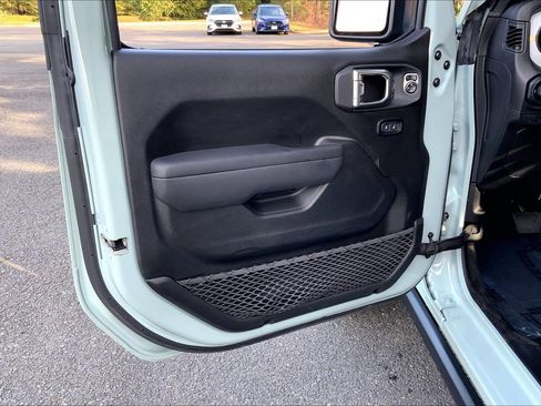 Certified 2024 Jeep Wrangler Willys image 17