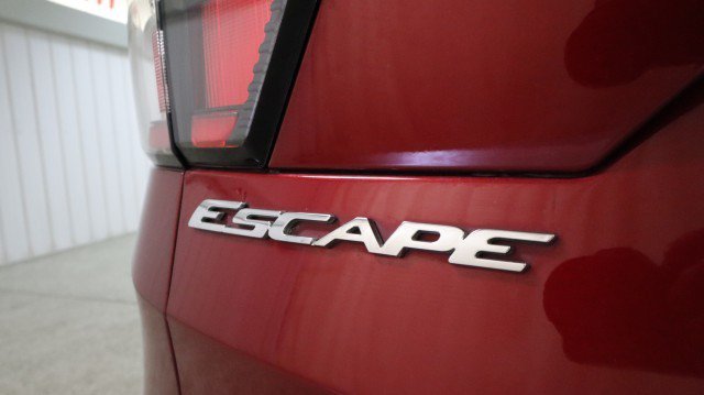 Used 2017 Ford Escape SE w/ Equipment Group 201A FWD image 21