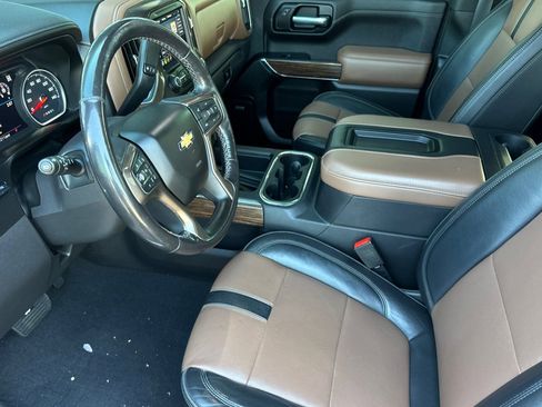 Used 2021 Chevrolet Silverado 1500 High Country w/ Technology Package image 9