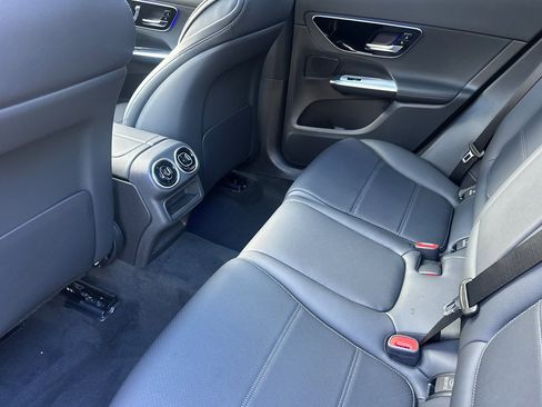 Used 2026 Mercedes-Benz GLC 300 4MATIC image 21