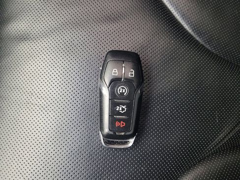 Used 2016 Lincoln MKX Reserve w/ Climate Package AWD/4WD image 32