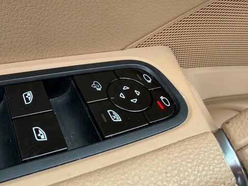 Used 2019 Porsche Cayenne S w/ Premium Plus Package image 31