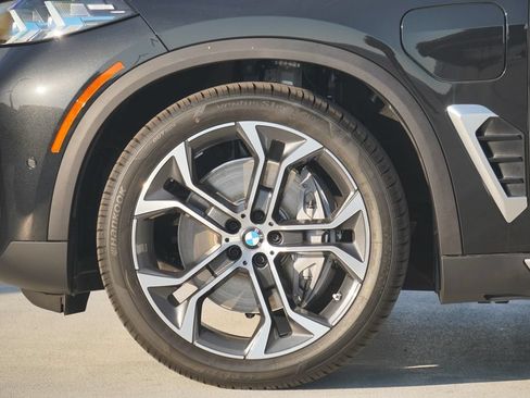 Used 2026 BMW X5 xDrive50e w/ Premium Package AWD/4WD image 5