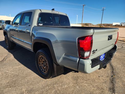 Used 2023 Toyota Tacoma TRD Off-Road image 7