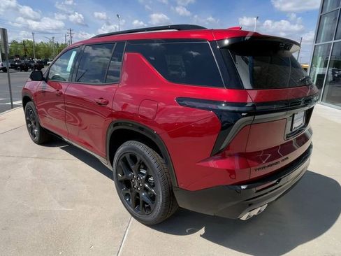 New 2026 Chevrolet Traverse RS w/ LPO, Floor Liner Package AWD/4WD image 8