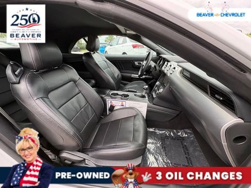 Used 2021 Ford Mustang Premium RWD image 23
